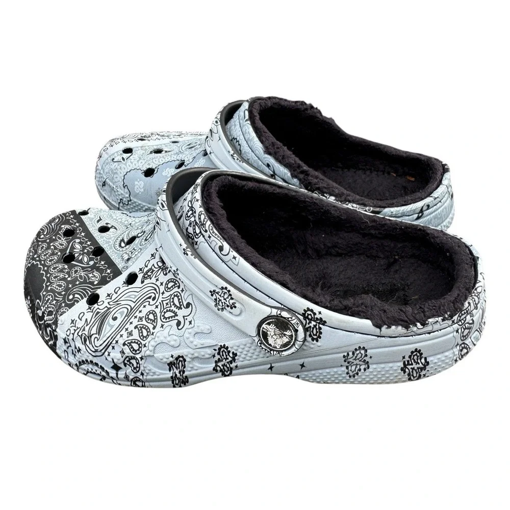 Crocs Classic Lined Clog Bandana Paisley Print Baya Black Youth Size J3 Faux Fur